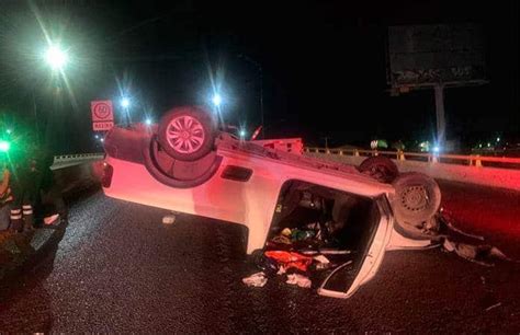 Dos Lesionados Saldo De Volcadura De Una Camioneta