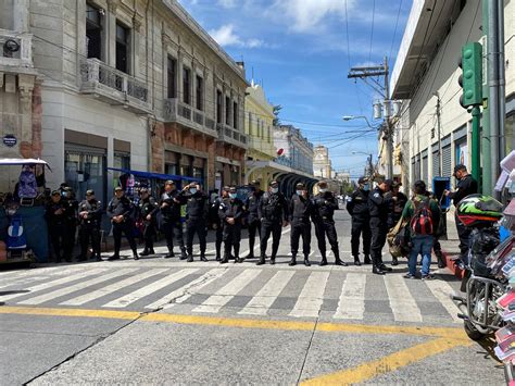 Prensacomunitaria On Twitter Ahora Agentes De La Pnc Han Cerrado