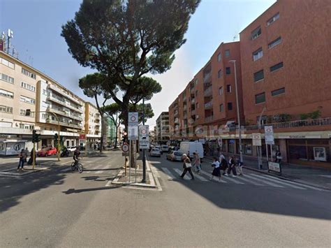 Locale Commerciale Piazza Pio Xi Roma Rif Immobiliare It