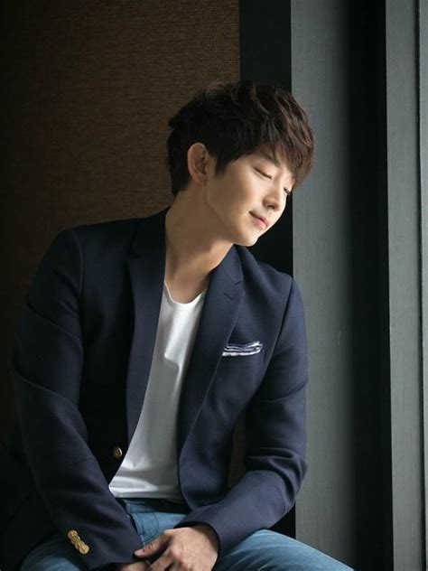 bukti lee jun ki makin dicintai showbiz liputancom