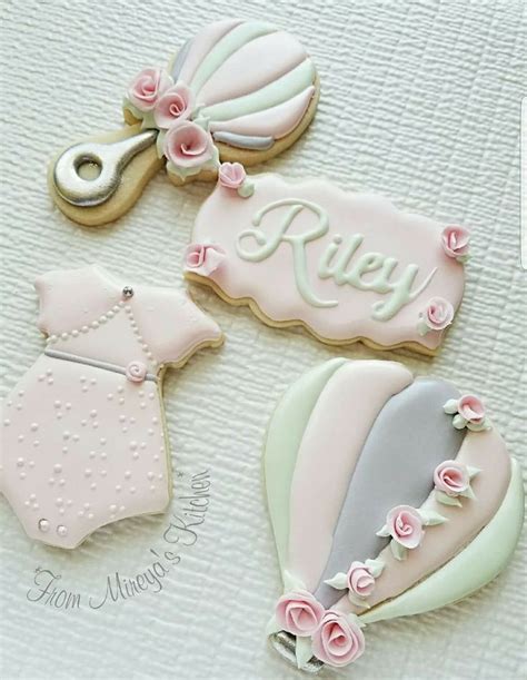 Pin By Marcia Bratkoski On Biscoitos Baby Shower Cookies Girl Baby