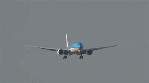 Landings At Windy Day Plane Spotting Schiphol Airport Amsterdam Youtube