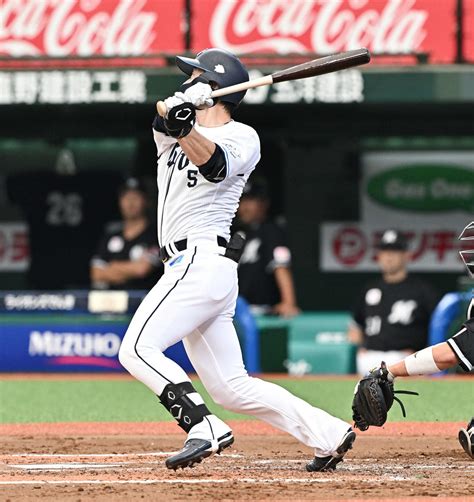 【西武】外崎修汰が佐々木朗希から執念の決勝2点適時二塁打「必死に」157キロ直球を右翼線へ プロ野球写真ニュース 日刊スポーツ