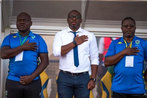 Panth Res Du Gabon Travailleurs Ill Gaux Dans Le Staff De Thierry