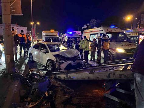 Avcılar E 5 te trafik kazası 4 yaralı Haberler