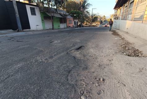 Urge Manita De Gato A Calle Ecuador