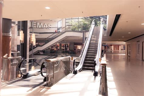 Rideau Centre The Rideau Centre In Downtown Ottawa Mrpolyonymous