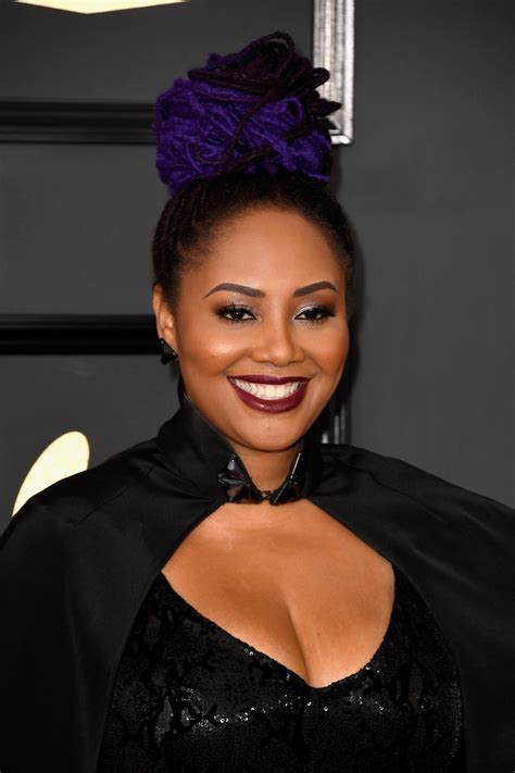 Lalah Hathaway Makes Grammy History With R&B Wins – VIBE.com