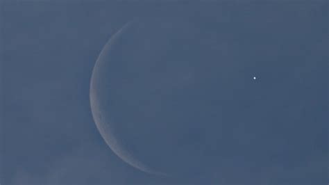 Venus occultation by the moon captured in broad daylight | CBC News