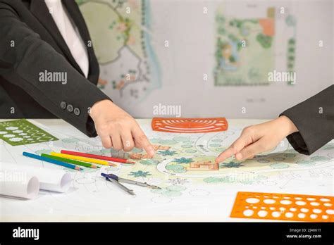 Landscape Architect Meeting With Client Stock Photo Alamy