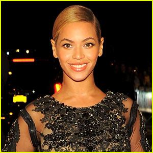 Beyonce Exits ‘A Star Is Born’ Remake | A Star Is Born, Beyonce Knowles, Clint Eastwood | Just ...