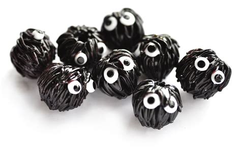 1 (one) Piece Makkuro Kurosuke/ Pitch-black Assistant/ Totoro Bead