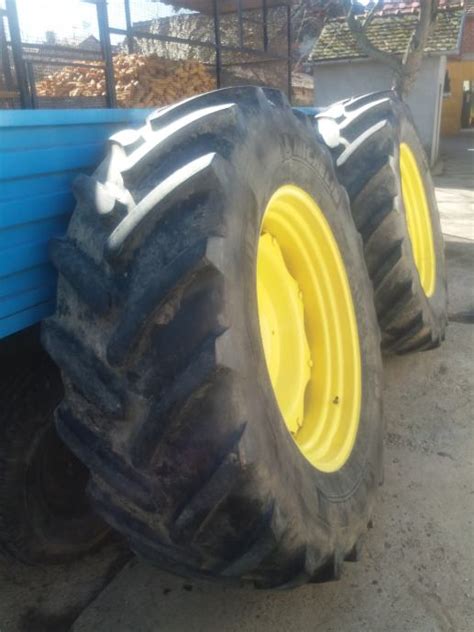 Prodajem Felge S Gumama Za John Deere