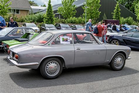 Alfa Romeo Giulia Sprint GT Veloce By Bertone 1967 R3q RitzSite Photo