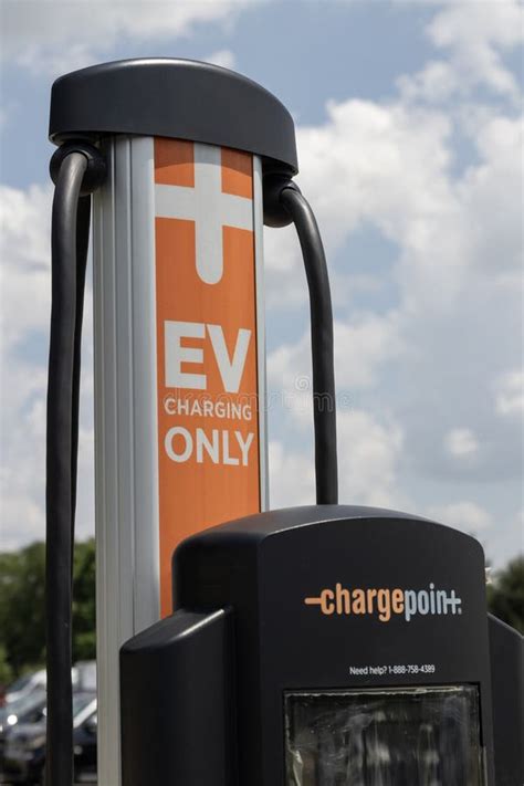 Chargepoint Ev Electric Vehicle Charging Station Chargepoint Plug In