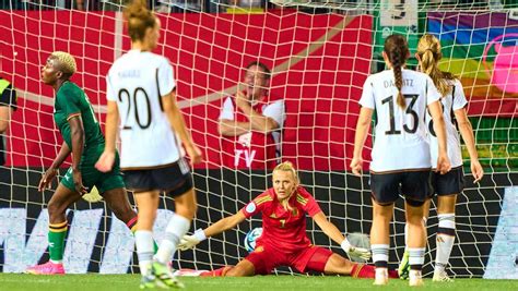 Bei Wm Generalprobe Dfb Frauen Entt Uschen Gegen Sambia