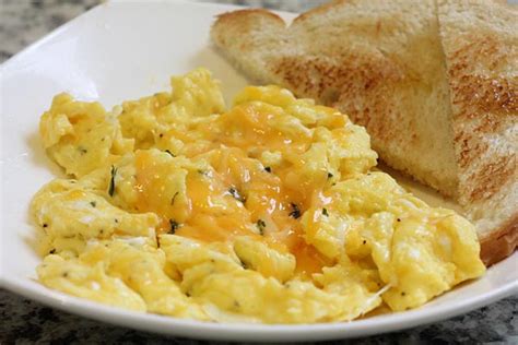 The Best Scrambled Egg And Cheese Recipe Soft And Creamy