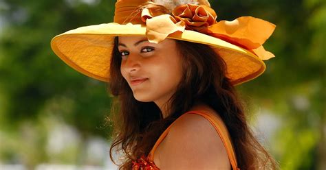 Sneha Ullal Hot Pics Masala Actress