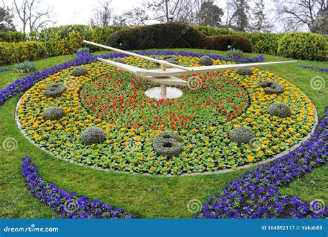 Flower clock in Geneva stock image. Image of geneve - 164892117