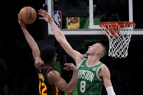 Porzingis White Lead Celtics To 125 117 Win Over Hawks