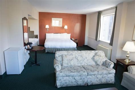 °the Marlborough Hotel Winnipeg 3 Canada From Us 66 Booked