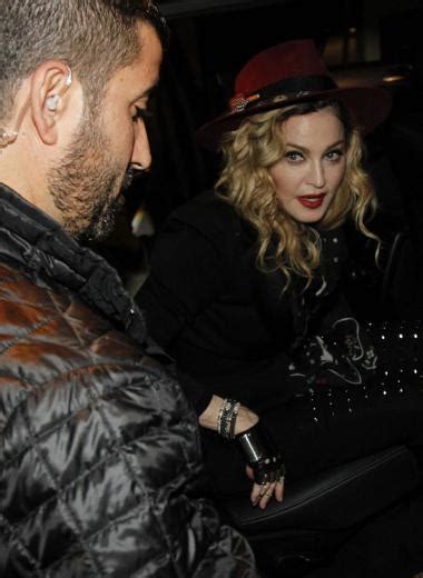 Photo Choc Madonna M Connaissable Affole La Toile Breakforbuzz