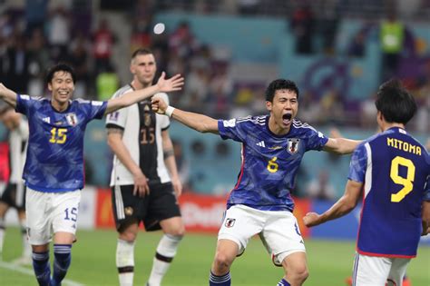 World Cup Japan Fans Clean Up The Stadium After Germany Win Mykhel