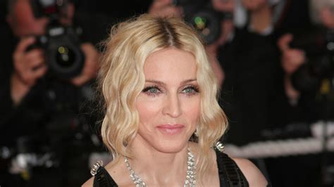 Madonna M Connaissable Yeux Vitreux Visage Gonfl Son Physique Fait