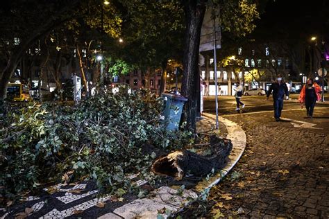 Mau Tempo C Mara De Lisboa Vai Ativar Centro De Coordena O