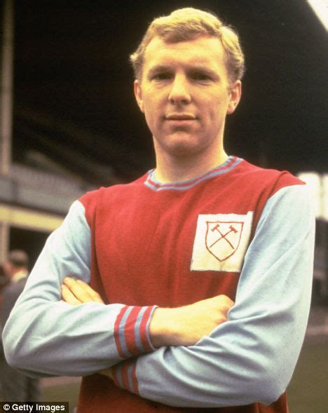 Bobby Moore Biography and Wallpapers | Football Players Biography ...