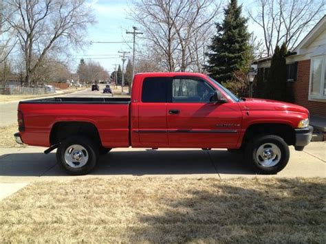 Buy Used 2000 Dodge Ram 1500 Laramie Club Cab 59l V8 4x4 Low Miles In Fraser Michigan