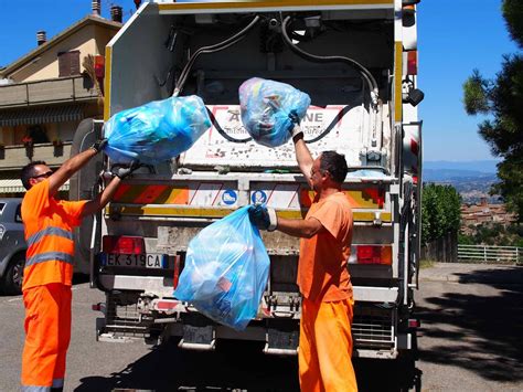 Ati Servizi Assume Operatori Ecologici A Pontedera Il Tirreno