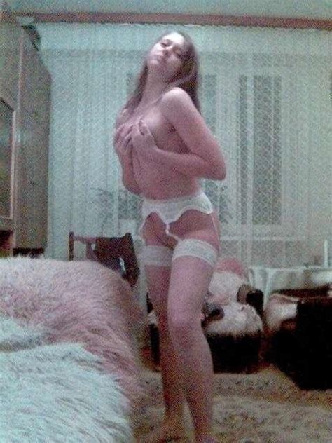 Exhibitionist Newlywed Has An Insane Love For Insertions And Bondage Porn Pic