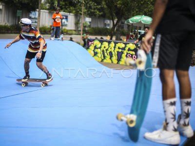 Peringatan Hari Skateboard Sedunia Antara Foto