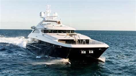 39m Catamaran Motor Yacht Incat Crowther