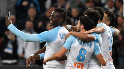 Mario Balotelli Striker Celebrates Stunning Goal Live On Instagram Cnn