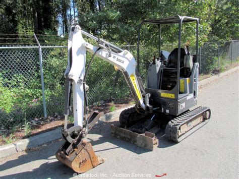 Bobcat E Mini Hydraulic Excavator Backhoe Thumb Blade Q C Kubota