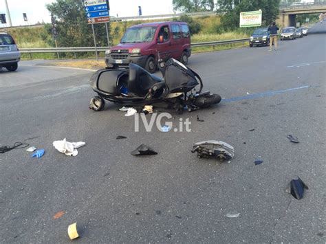 Violento Scontro Tra Una Moto Ed Un Suv Ad Albenga Foto Photogallery