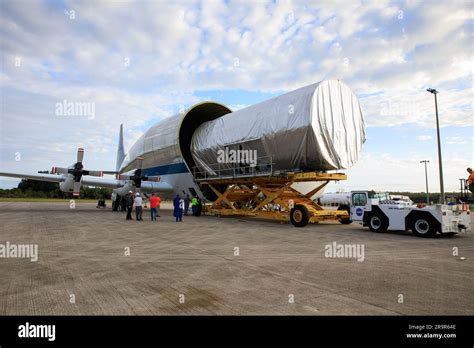 Mplm Transfer To Super Guppy The Multi Purpose Logistics Module Mplm