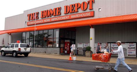 Home Depot's starting pay rises to $15 an hour - CBS News
