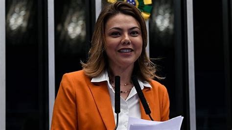 Leila do Vôlei é a candidata do PDT a governadora do DF Joe Valle é o