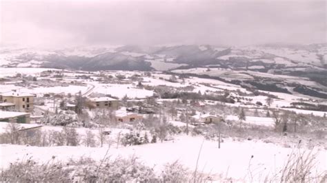 La Neve Ha Spezzato I Cavi Elettrici E Vinchiaturo Sant Elia A Pianisi