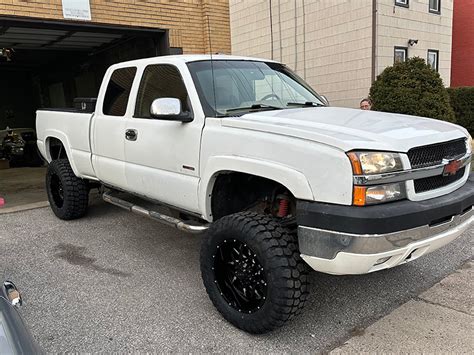 2005 Chevrolet Silverado 2500 HD 20x10 Buck Commander Wheels LT35x12