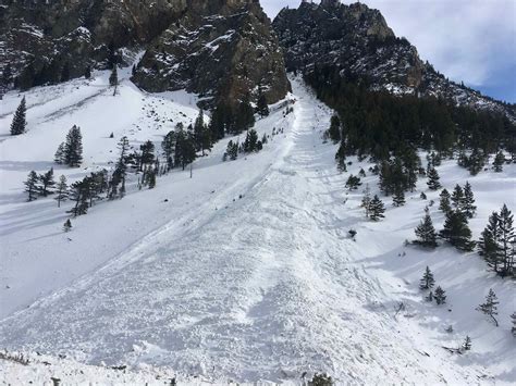 Avalanche debris on road to Emigrant | Gallatin National Forest ...