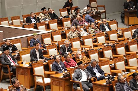 Rapat Paripurna DPR Para Wakil Rakyat Mulai Gaungkan Hak Angket