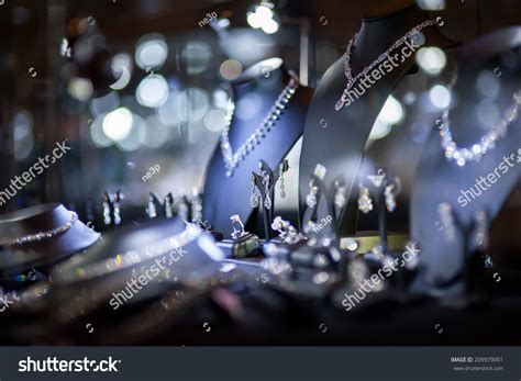 Jewelry Window Display Stock Photo 209979001 | Shutterstock