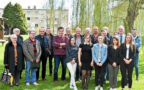 Dupuy de Lôme D anciens élèves remettent les pieds au lycée Le