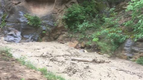 Group witnesses, films sudden flash flood in Utah slot canyon | KUTV