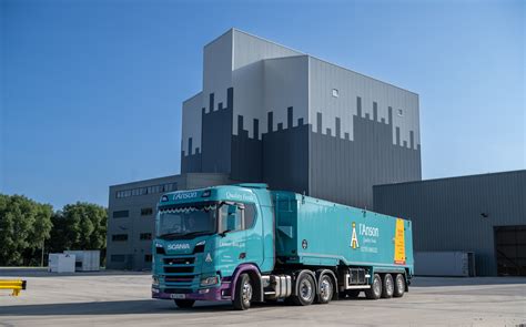 Local planners explaining Elk Mill development for new residents 22