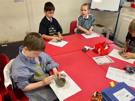 Canford Heath Junior School Year 3 Clay Thumb Pots